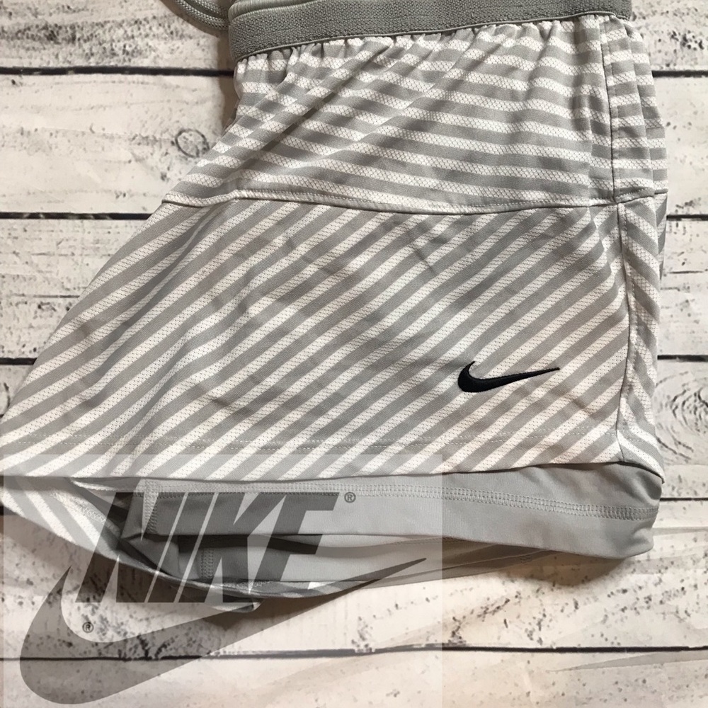 Nike dri fit woman’s shorts size Xl